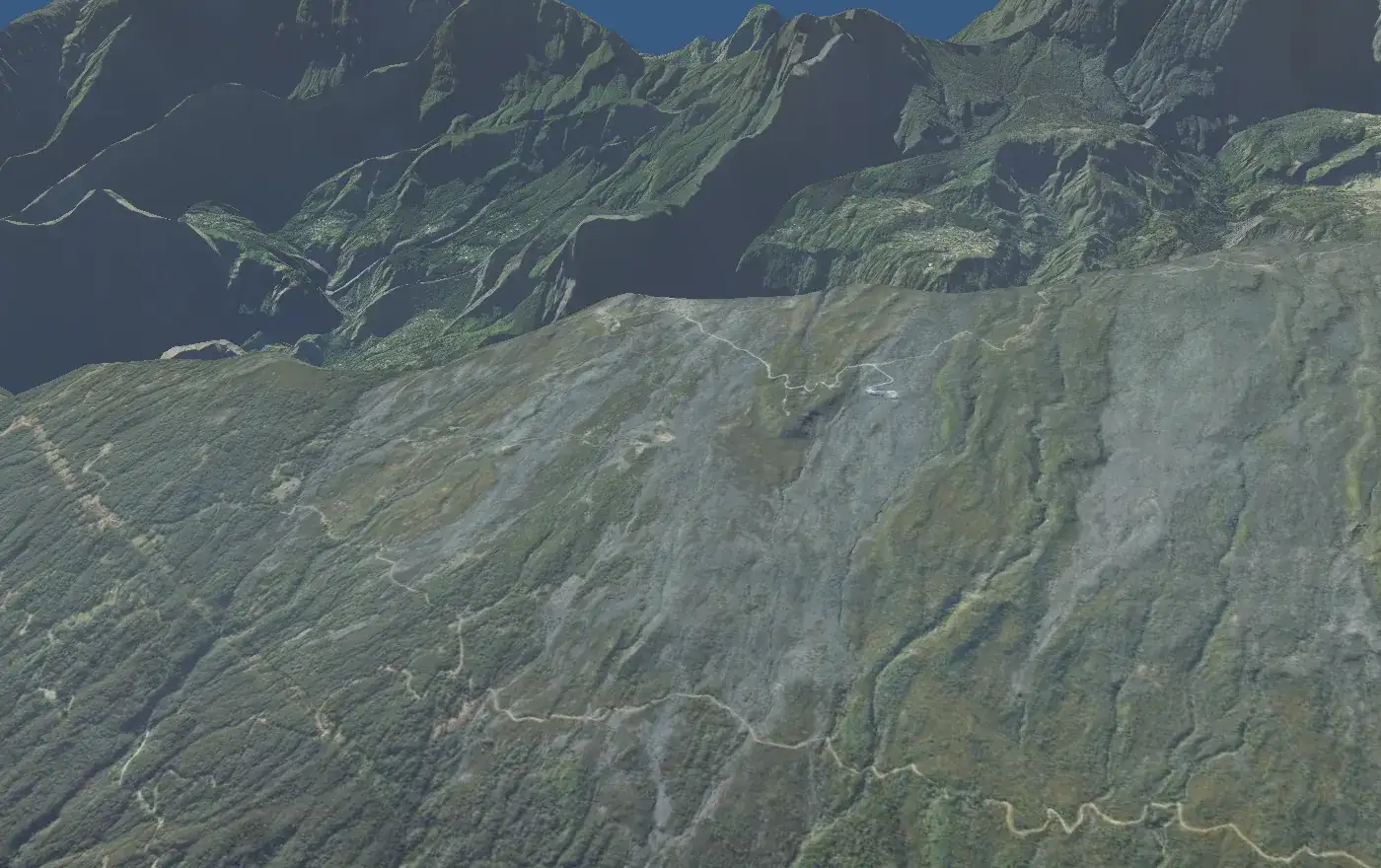 Le Maïdo, 2 200 m : le relief de Saint-Leu vu du ciel, le tracé du vol jusqu'au lagon et le biplace en vol